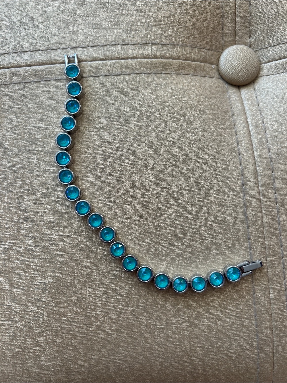 Touchstone Crystal by Swarovski Ice Bracelet Laguna Delite